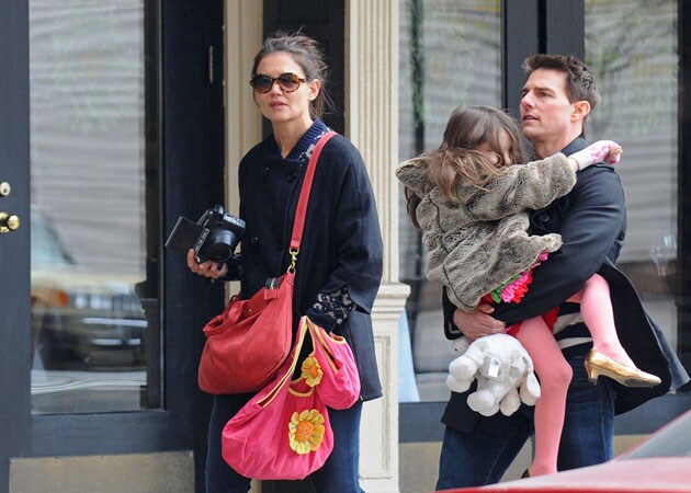 Katie Holmes apologises to Tom Cruise for public humiliation